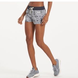 NWT Vuori Clementine Shorts